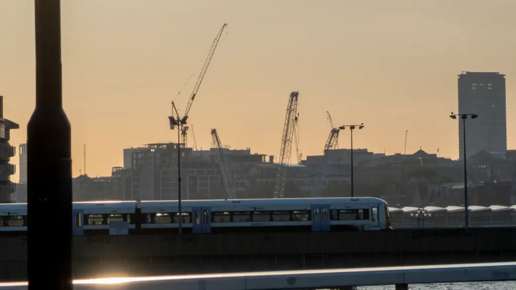 August 20th in British History: Infrastructure and Civic Milestones