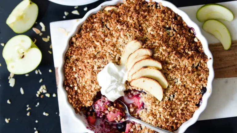 Blackberry and Apple Crumble for Cool September Evenings