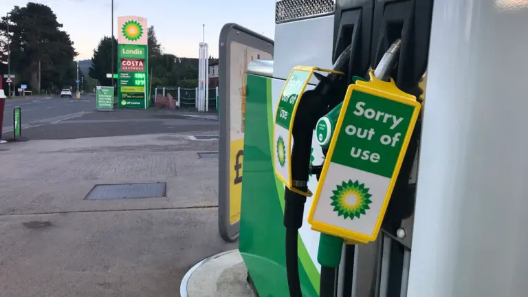 UK fuel costs: how pence per litre change a 50-litre bill