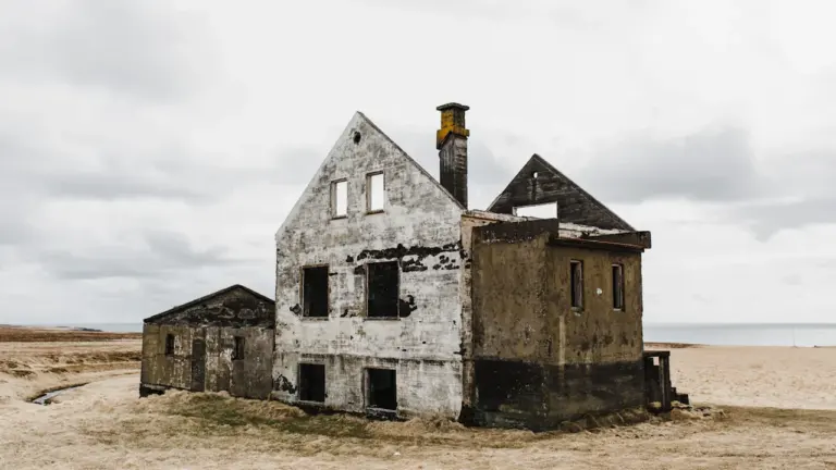 Dreams About an Old House: Memory and Change
