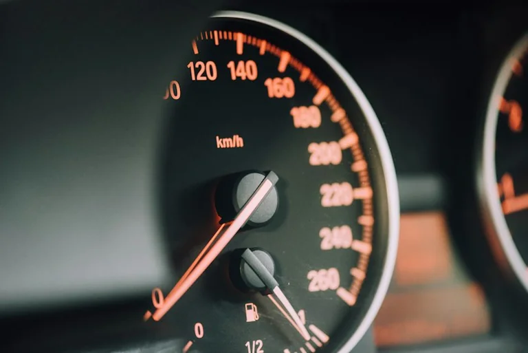 UK Fuel-Saving Tips for Cheaper Everyday Journeys