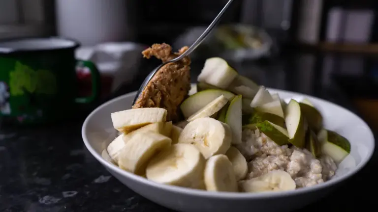 Pear and Cinnamon Porridge for a Cooler Autumn Morning