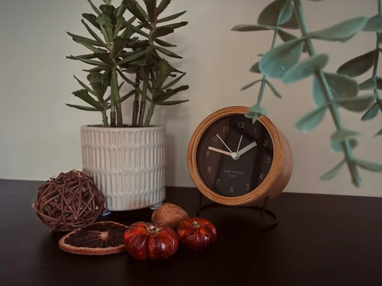 UK clocks go back on 25 October 2026: what changes at home