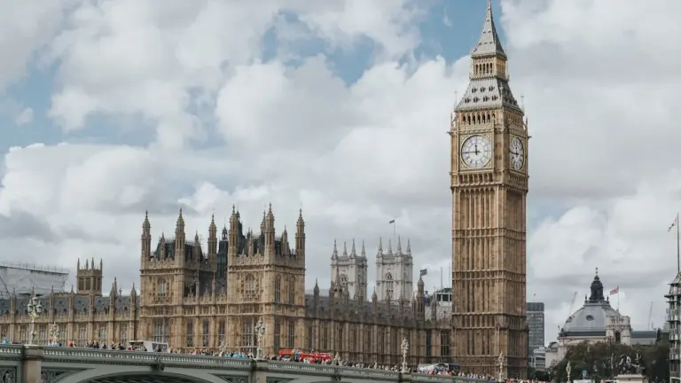Why the UK Turns Clocks Back on 25 October 2026